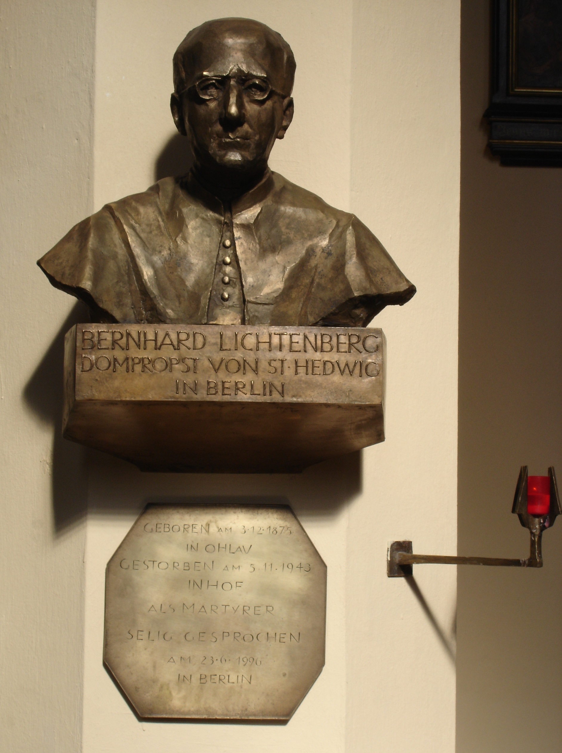 Büste Bernhard Lichtenberg