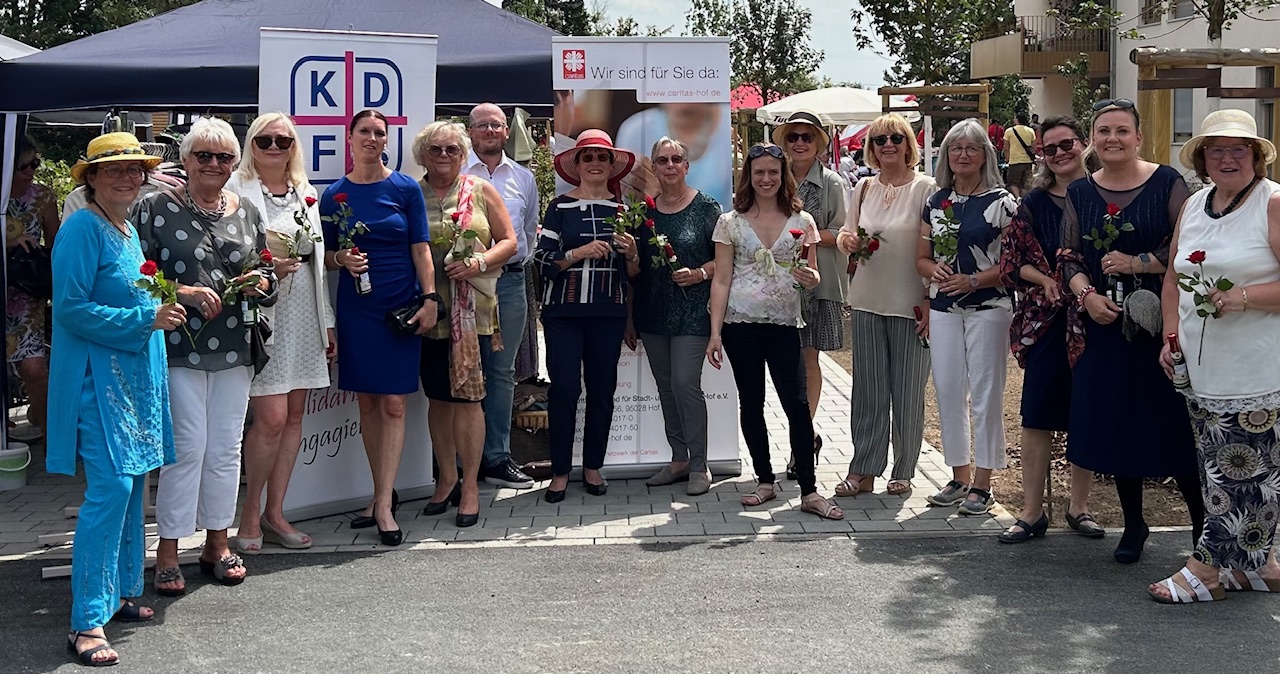 Caritas Seniorenzentrum St. Otto Sommerfest und Modenschau 2024