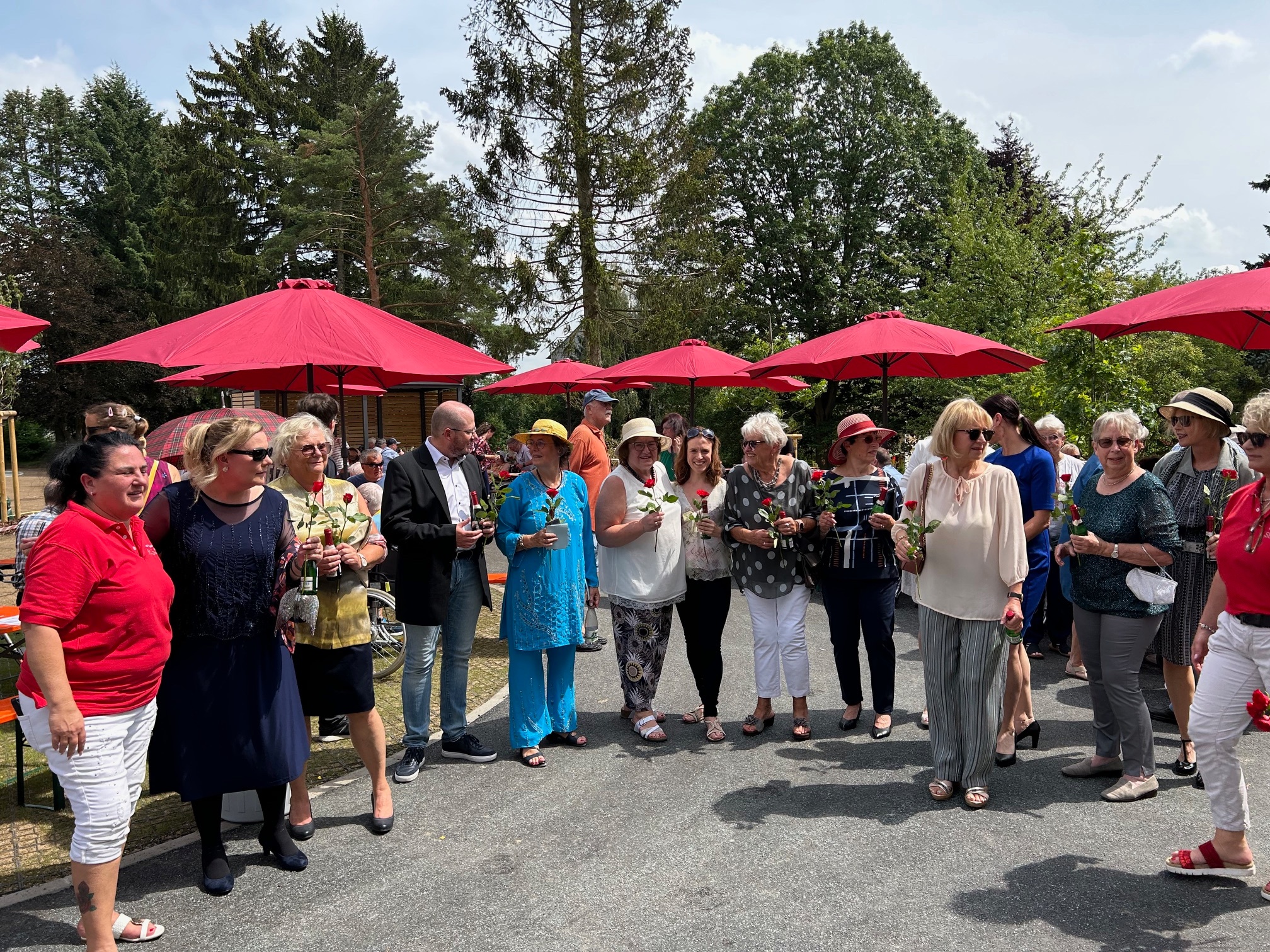 Caritas Seniorenzentrum St. Otto Sommerfest und Modenschau 2024