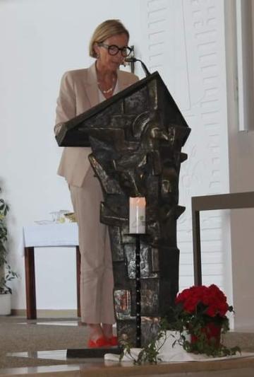 Dr. Kastner
