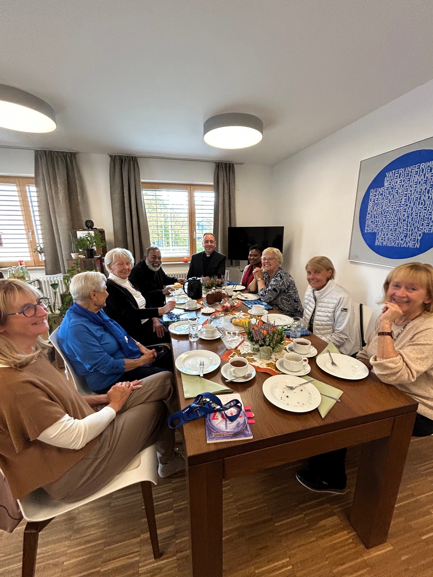 Geburtstagscafe für Frauenbundfrauen mit Dekan Seliger und  Pfarrvikar Sunny John als besondere Gäste