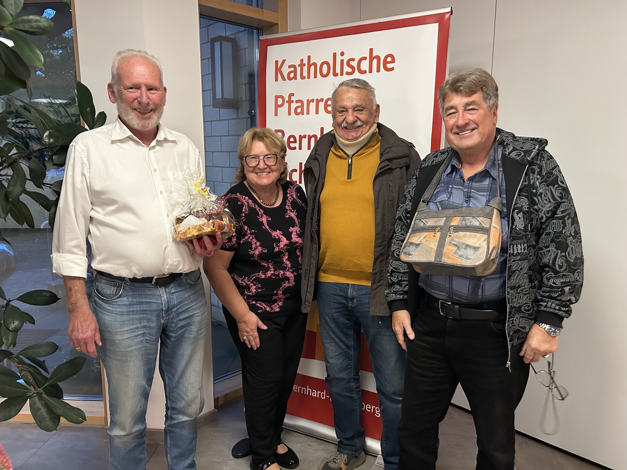 Von links nach rechts: zweitplatzierter Gert Oehler, Sieglinde Palitza vom Förderverein, Dritter Bregrad Popp, Sieger Wolfgang Greger