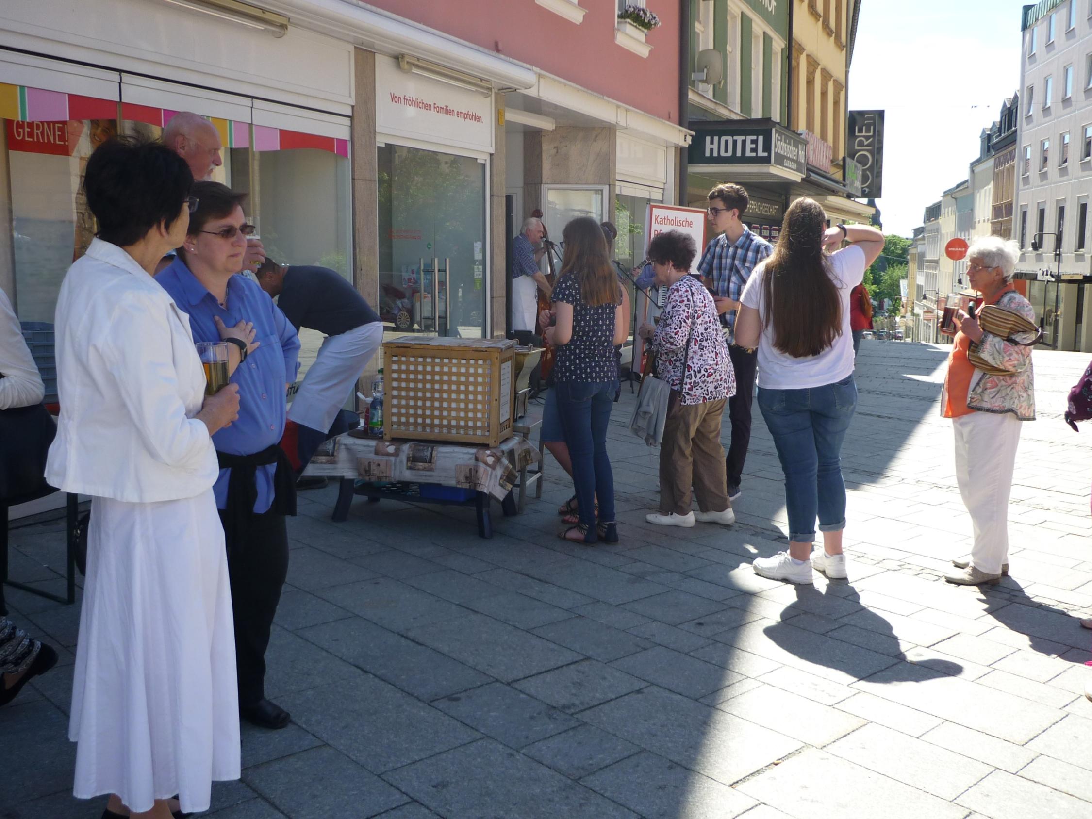 Wärschtlamänner vor der Marienkirche